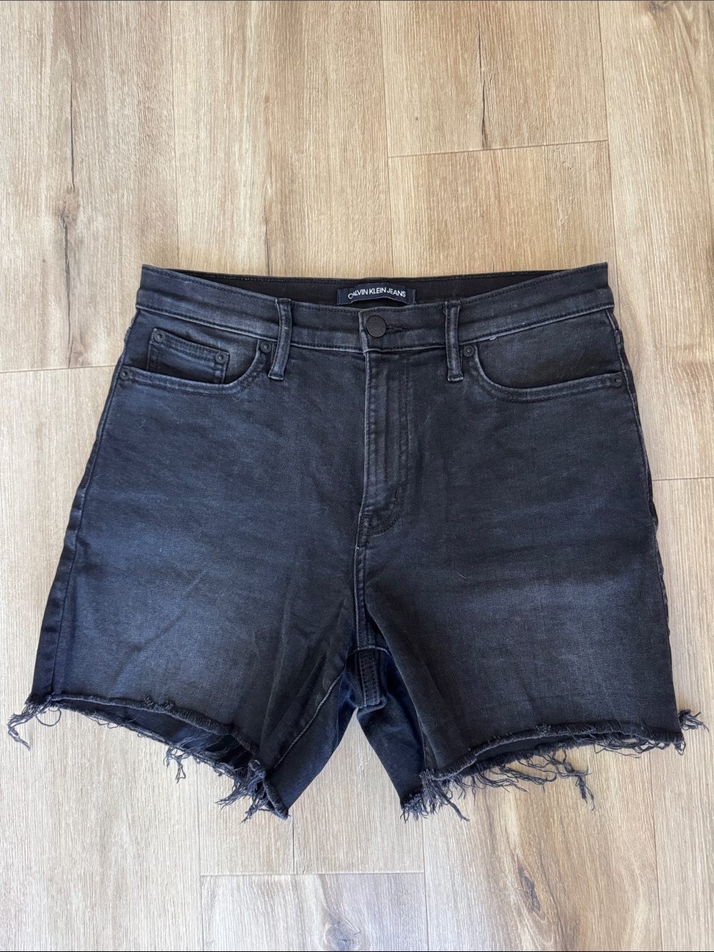 Calvin Klein Jeans Washed Black Frayed Hem Denim Shorts 27